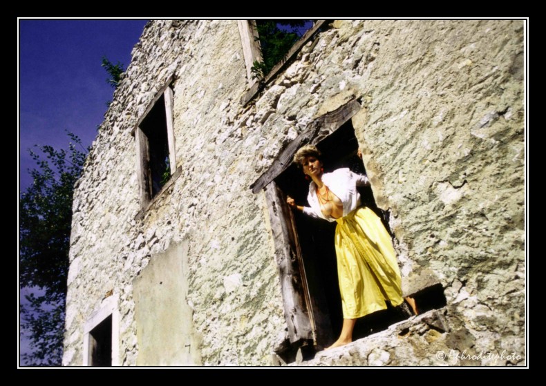 015 Dans la ruine de Sierne